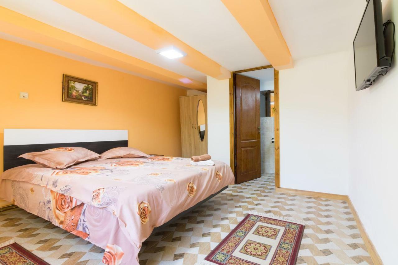 Casa De Vacanta Marya Baia de Fier Esterno foto