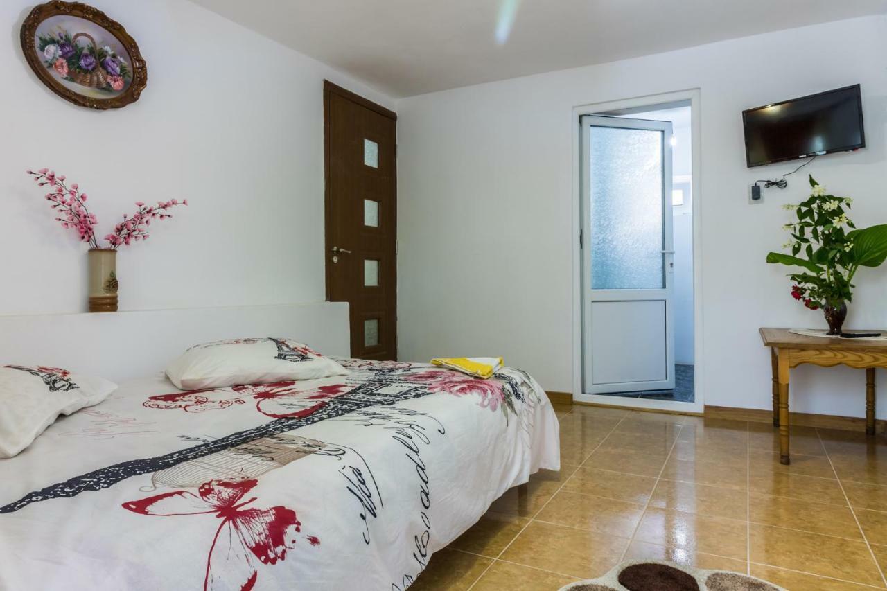 Casa De Vacanta Marya Baia de Fier Esterno foto