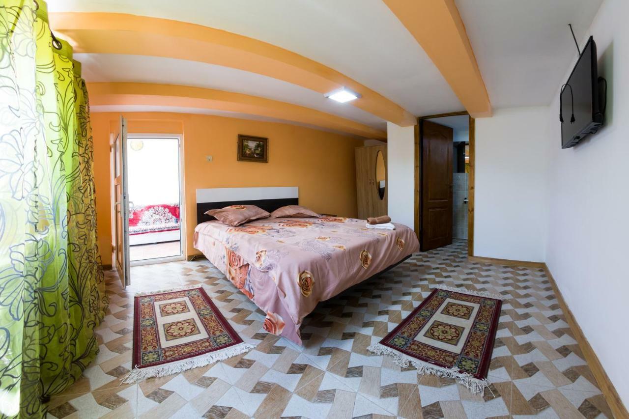 Casa De Vacanta Marya Baia de Fier Esterno foto